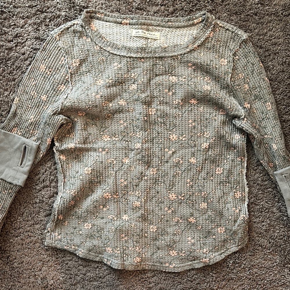 We The Free Gray Floral Long Sleeve Top